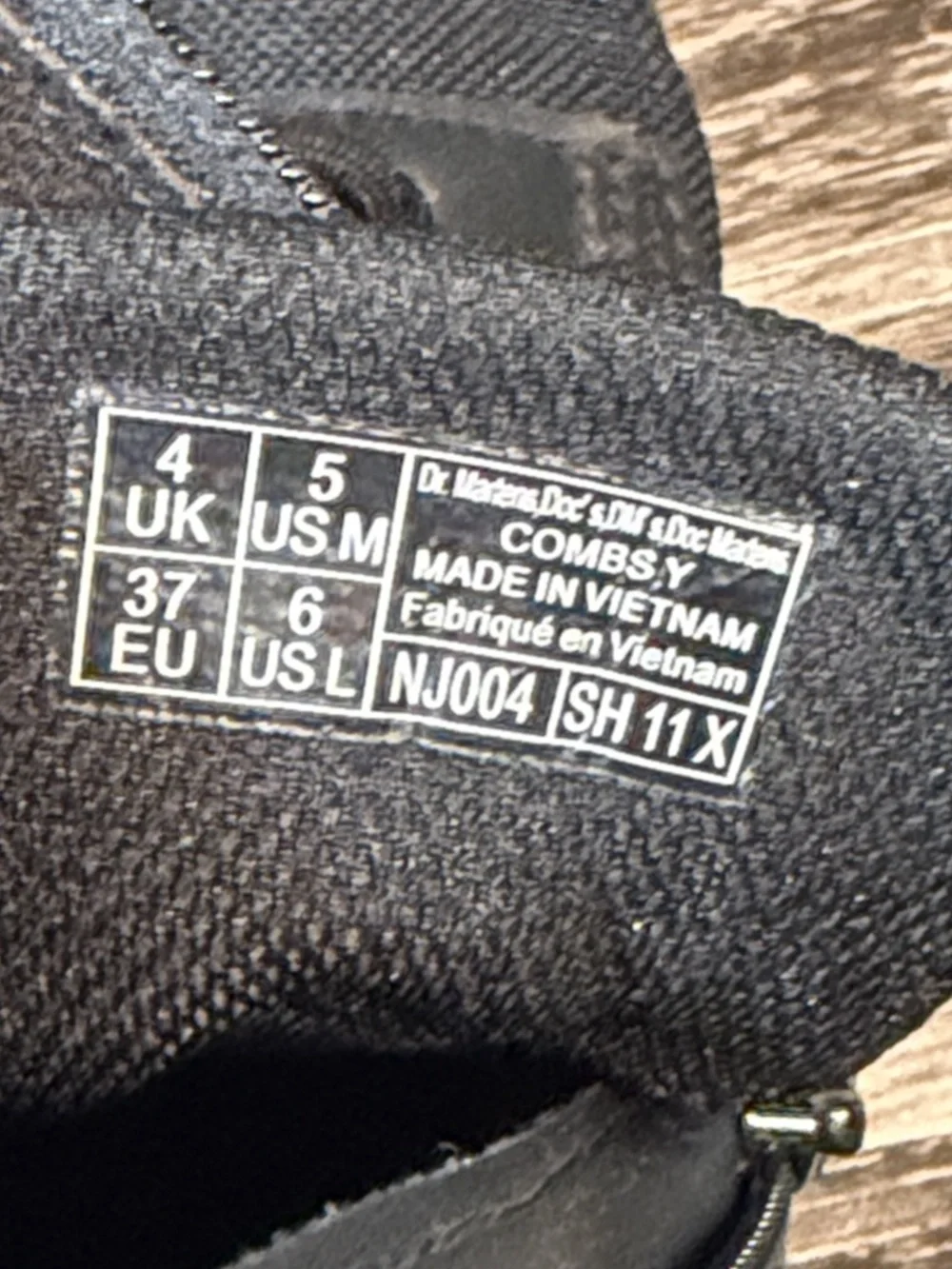 Dr. Martens Combs Junior Boot